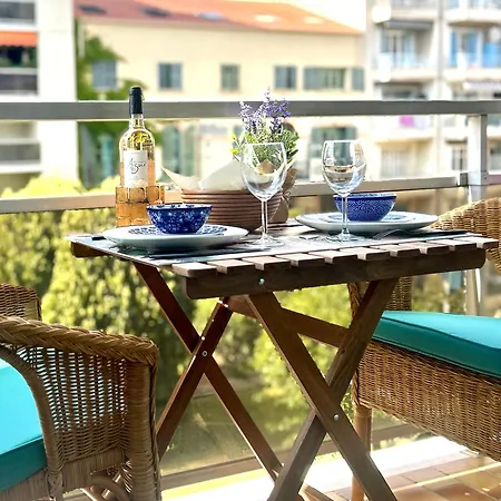 Διαμέρισμα Riviera Morning Balcony Steps From The *